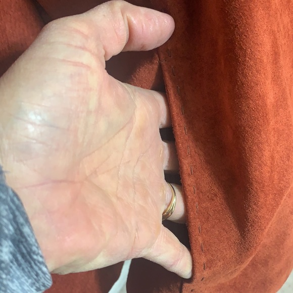 Gorgeous burnt orange 2 button swing cropped suede jacket - Picture 8 of 12